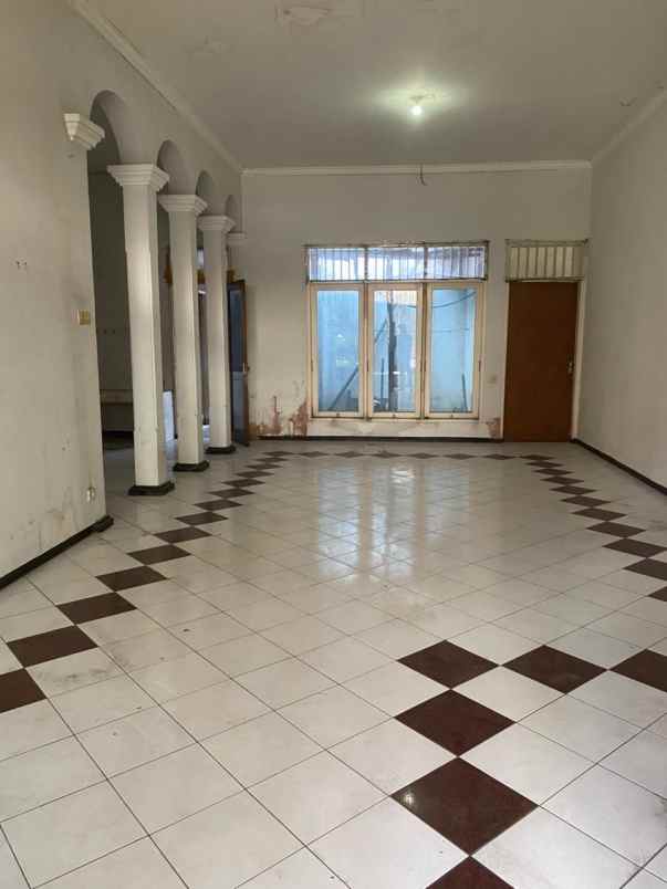 rumah siwalankerto permai hadap selatan