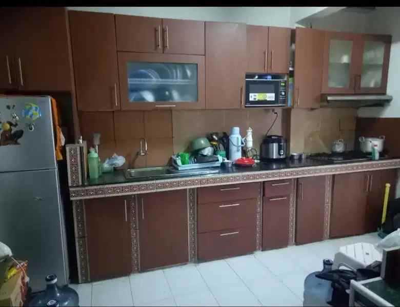 rumah strategis lingkungan tenang di larangan selatan