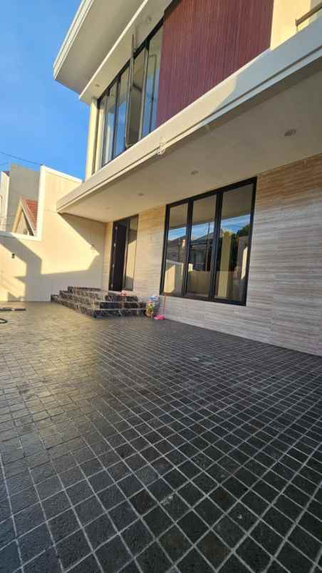 rumah sutorejo utara new mewah granite strategis