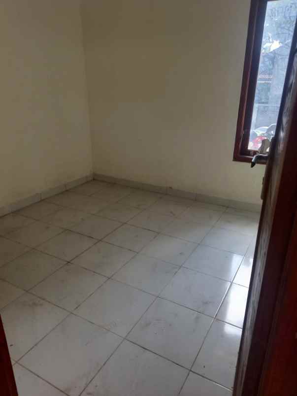 rumah tepi aspal di sidomoyo jl godean km 7 5 sleman