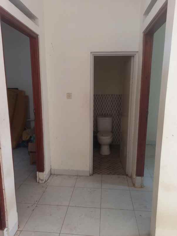 rumah tepi aspal di sidomoyo jl godean km 7 5 sleman