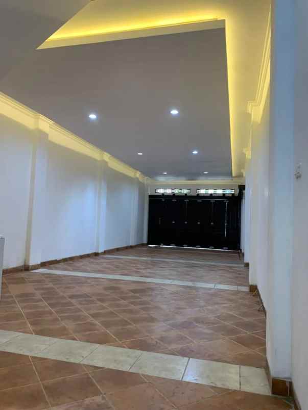 rumah usaha 3 5 lantai di satelit barat surabaya