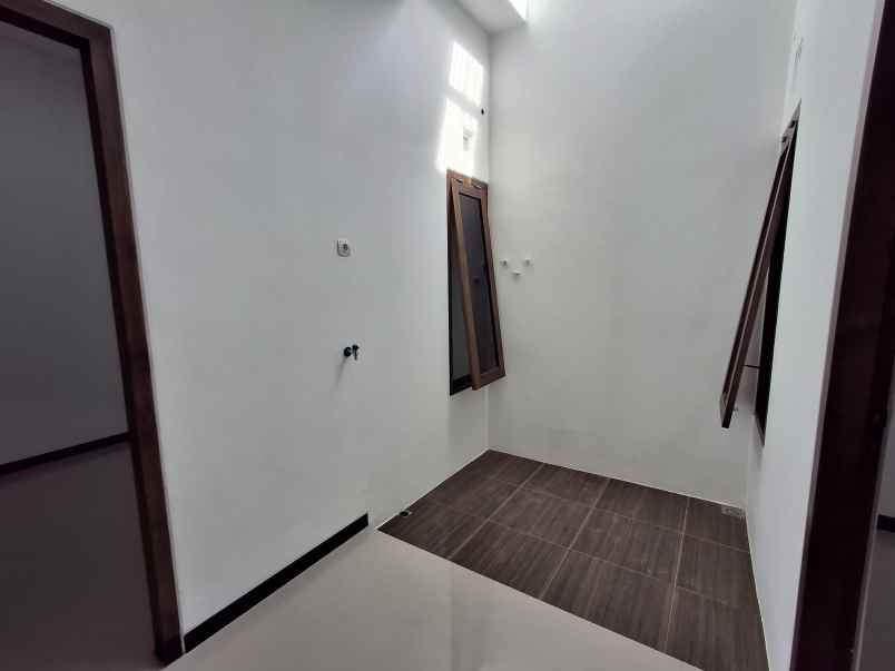 sisa 1 unit rumah terlaris belakang kampus umy jogja