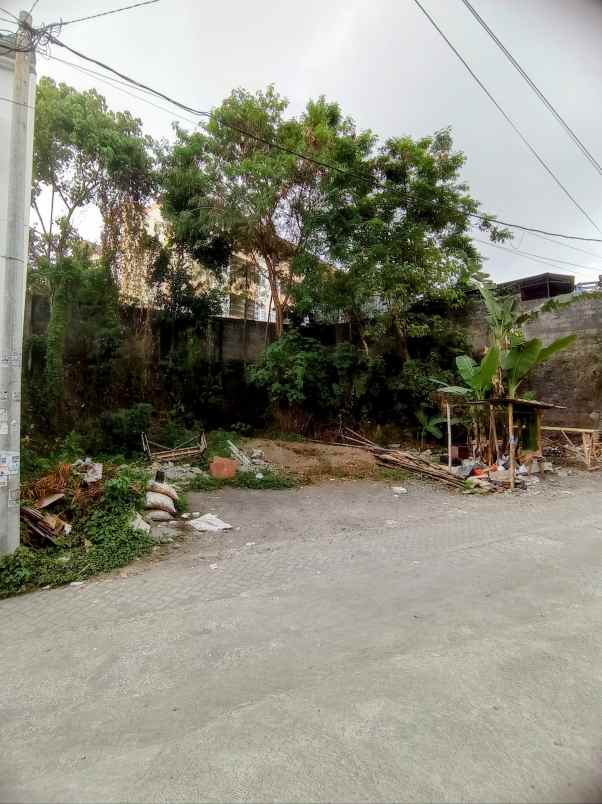 tanah pekarangan di kaliurang km 14 mepet tembok uii