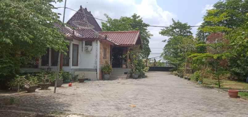 tanah plus bangunan serta gudang buat usaha