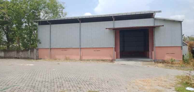 tanah plus bangunan serta gudang buat usaha