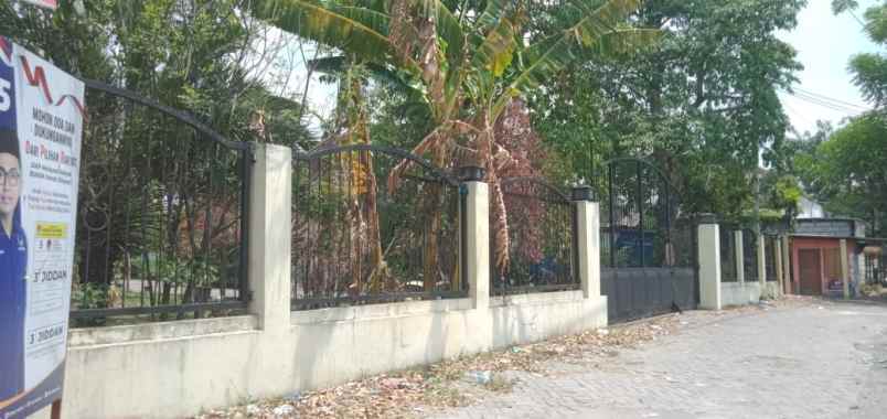 tanah plus bangunan serta gudang buat usaha