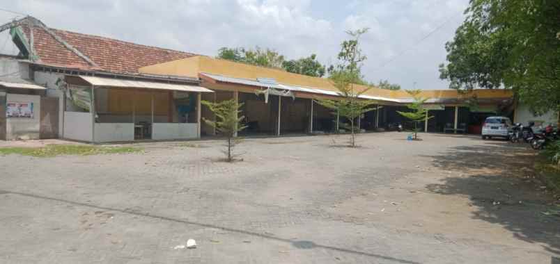 tanah plus bangunan serta gudang buat usaha