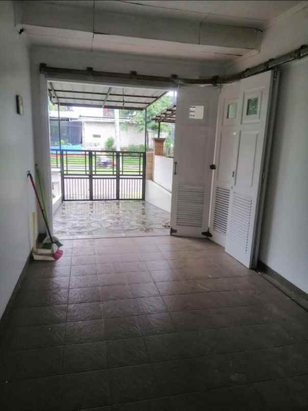 turun harga legenda wisata cibubur boulevard utama