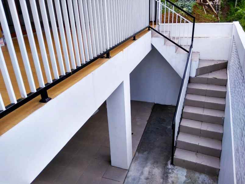 villa lembang bandung dekat dusun bambu parongpong