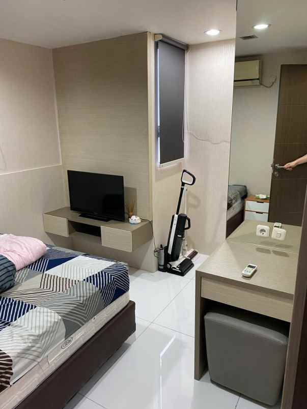 dijual apartemen aston pluit 2 unit jadi 1