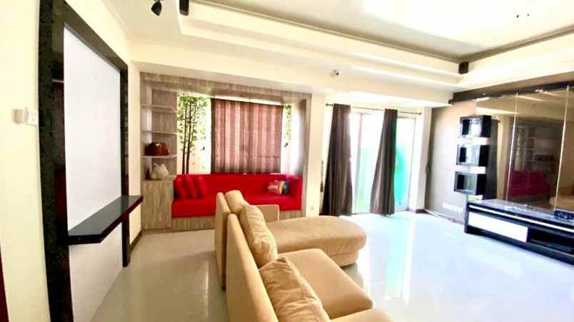 dijual apartemen waterplace pakuwon indah