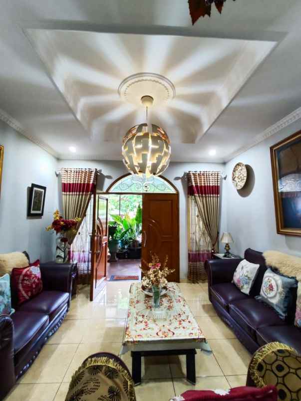 dijual cepat rumah bagus luas di jatiwaringin bekasi