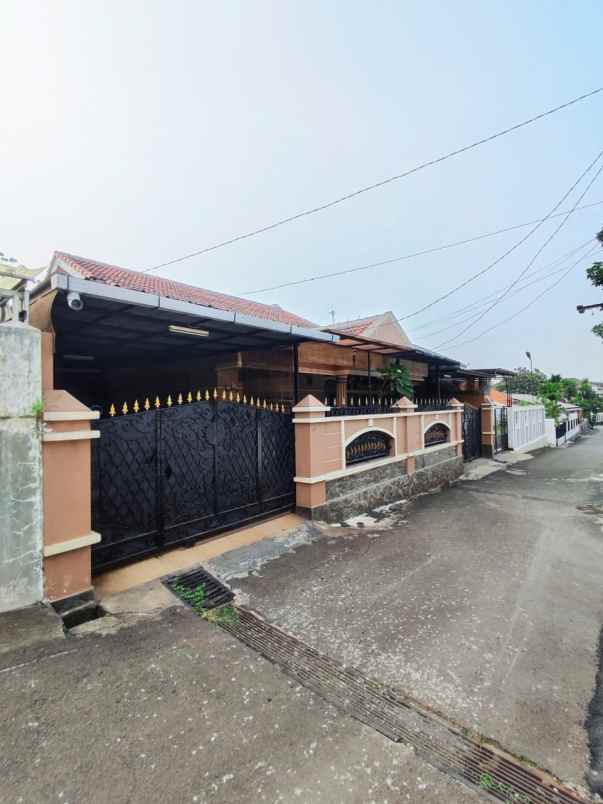 dijual cepat rumah bagus luas di jatiwaringin bekasi
