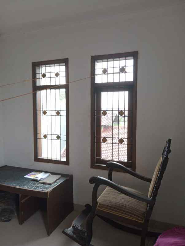 dijual di bawah njop rumah di ostana kawaluyaan