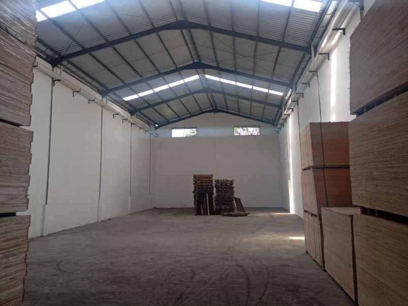 dijual gudang cemara cahaya mas