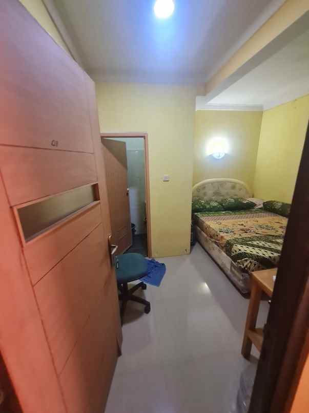 dijual kost jati padang