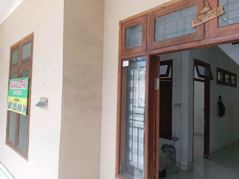 dijual murah rumah pinggir jalan