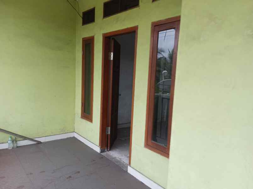 dijual murah rumah pinggir jalan