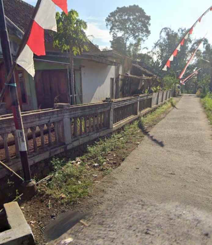 dijual murah rumah pinggir jalan aspal strategis