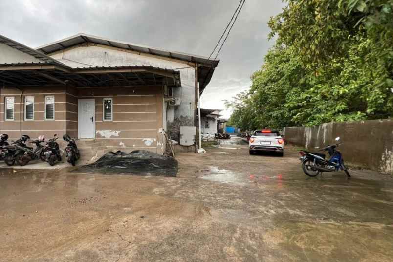 dijual ruko gudang kantor jalan raya pisangan