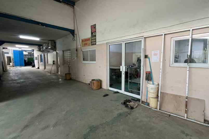 dijual ruko gudang kantor jalan raya pisangan