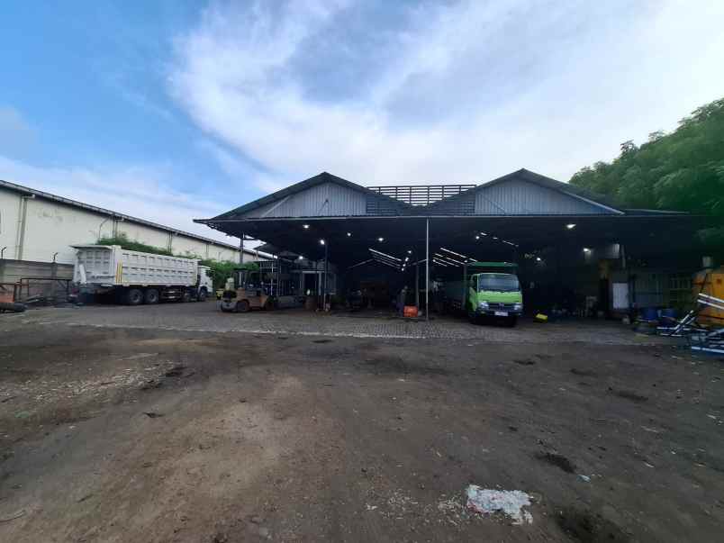 dijual ruko gudang kantor safe n lock rangkah kidul