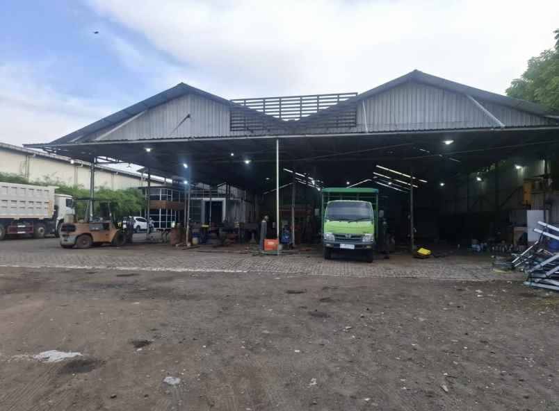 dijual ruko gudang kantor safe n lock rangkah kidul