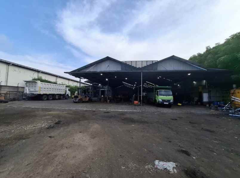 dijual ruko gudang kantor safe n lock rangkah kidul