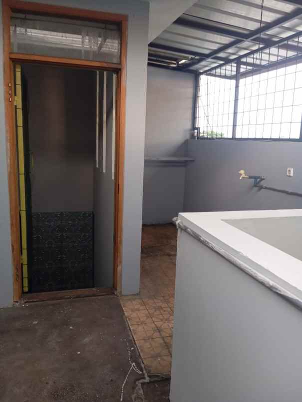 dijual ruko gudang kantor sarijadi