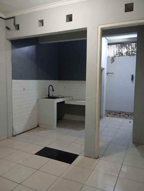 dijual ruko gudang kantor sarijadi