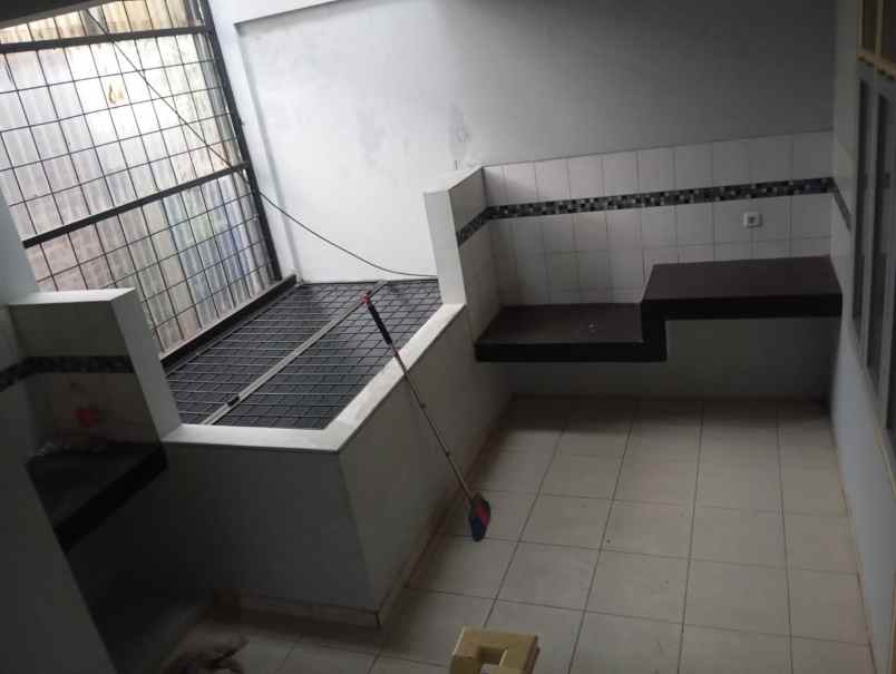 dijual ruko gudang kantor sarijadi