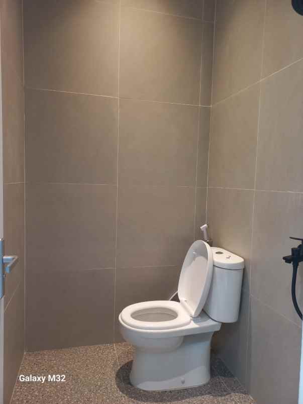 dijual ruko gudang kantor taman harapan baru