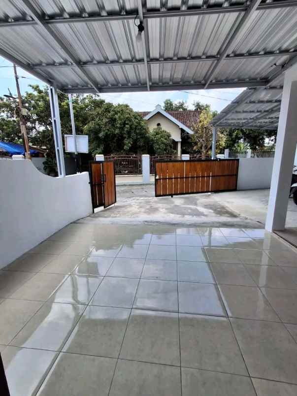 dijual rumah 0 5 km ke ringroad