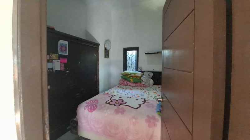 dijual rumah 2 lantai di desa klompangan ajung jember