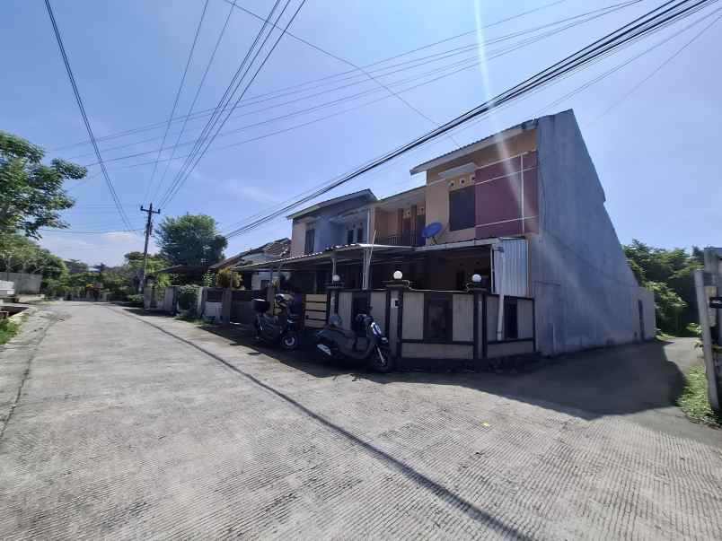 dijual rumah 300 meter jl tajem