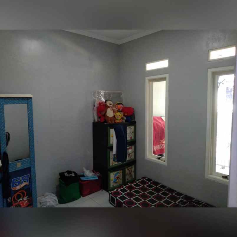 dijual rumah 580 juta di serua indah ciputat