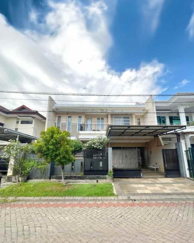 dijual rumah araya 1