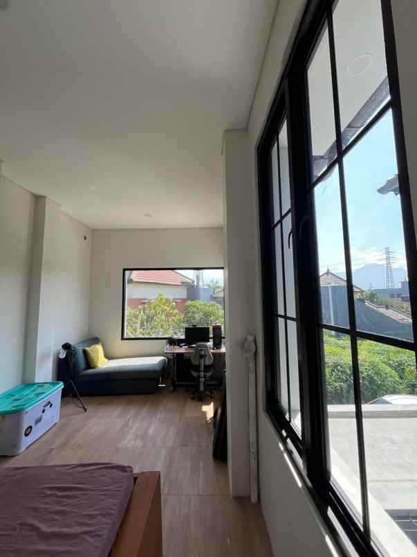 dijual rumah arcamanik