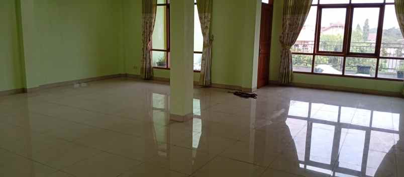 dijual rumah baros