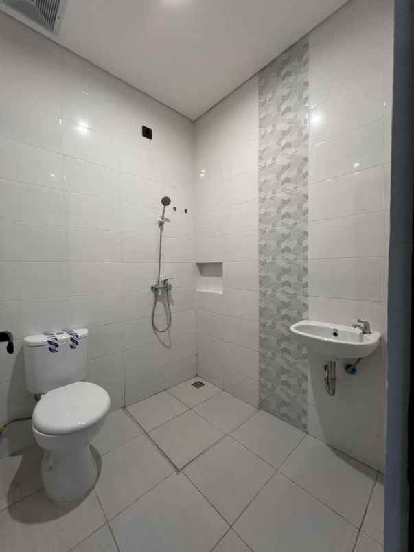 dijual rumah baru gress manukan surabaya barat