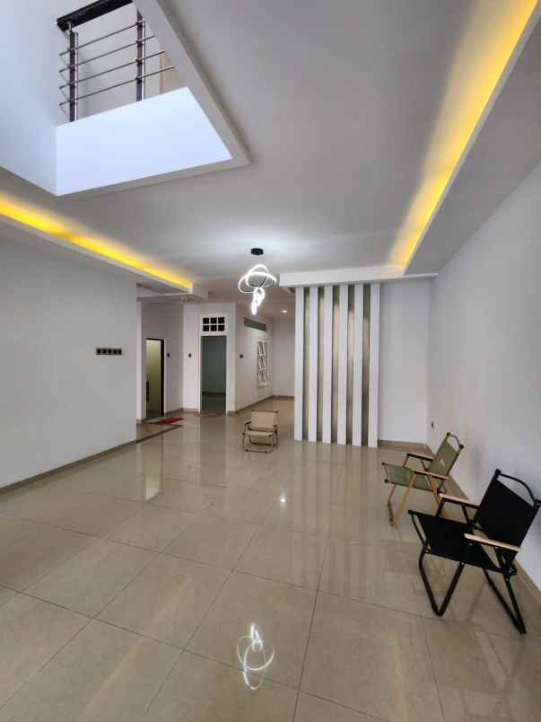dijual rumah bendul merisi