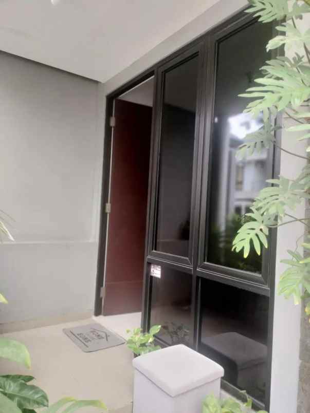 dijual rumah bsb city