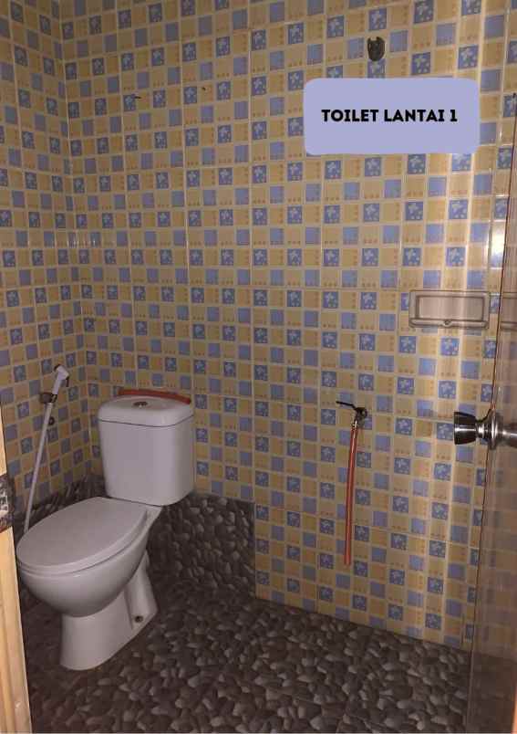 dijual rumah bu daerah villa nusa indah