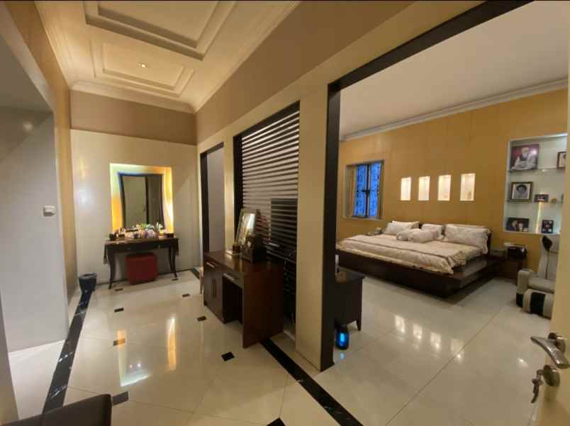 dijual rumah bukit gading mediterania