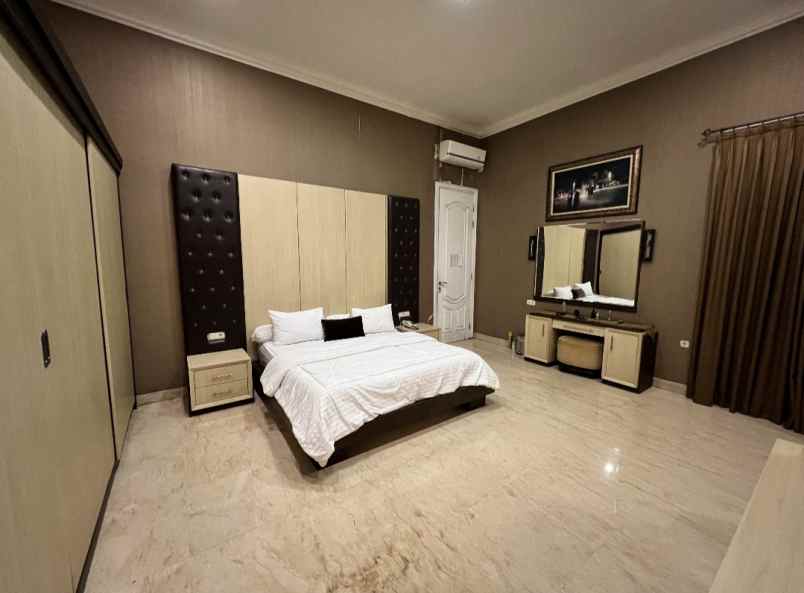 dijual rumah bukit gading mediterania