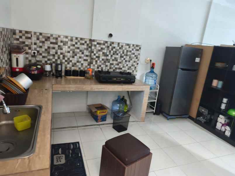 dijual rumah cihanjuang