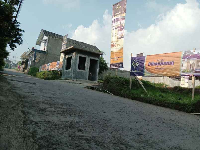 dijual rumah cihanjuang cimahi