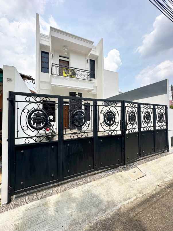 dijual rumah cijantung