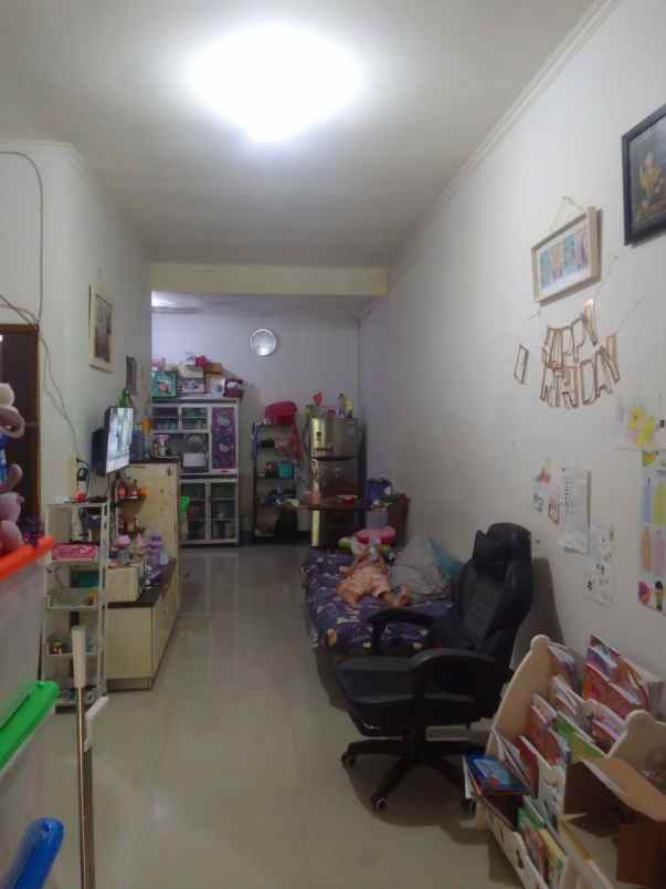 dijual rumah cipageran